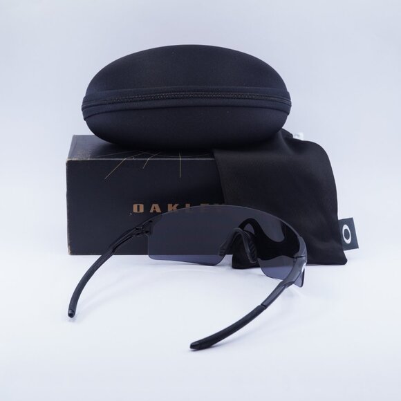 Oakley OO9454 945401 Shield Sunglasses - Matte Black/Prizm Black - Picture 8 of 8